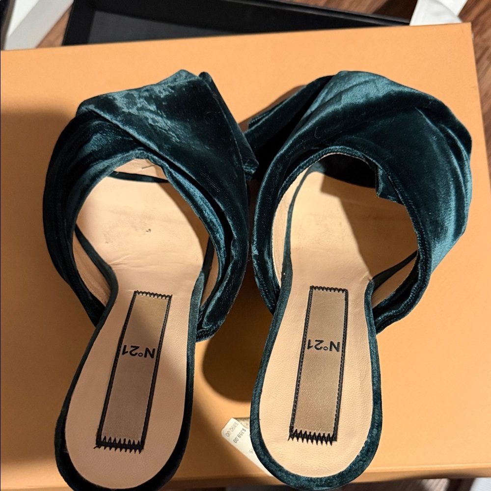 No. 21 Dark Green Velvet Knotted Slide Mules